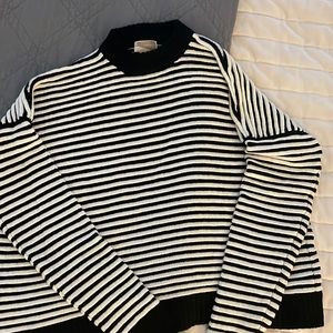 Soft Black & White Stripe Sweater Forever 21 Medium
